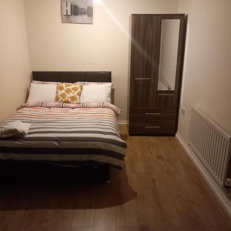 Lovely Shared 3 Bed Home Near The Thames Thamesmead  Buitenkant foto