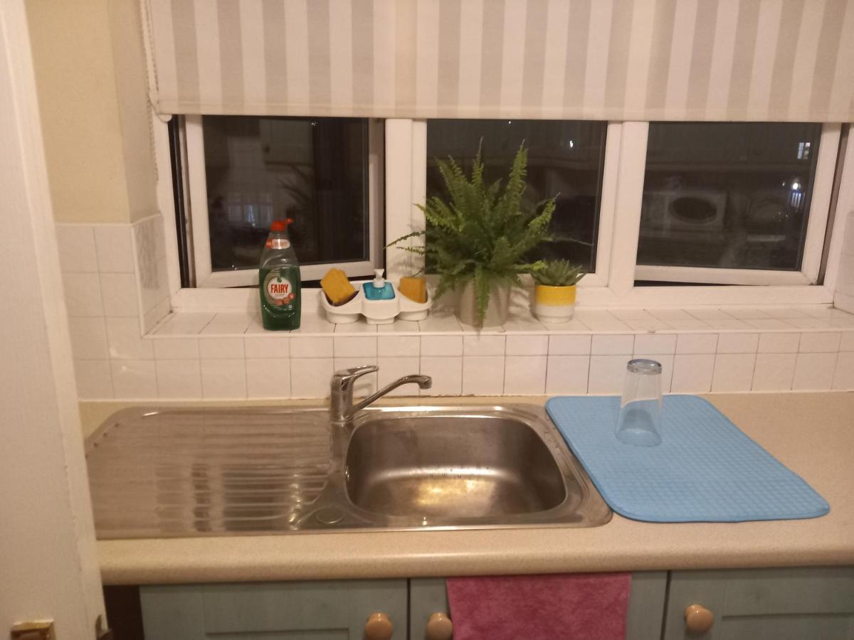 Lovely Shared 3 Bed Home Near The Thames Thamesmead  Buitenkant foto